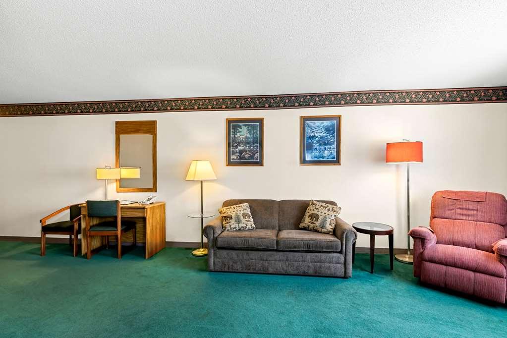 Americas Best Value Inn & Suites - Tahquamenon Country Newberry Номер фото