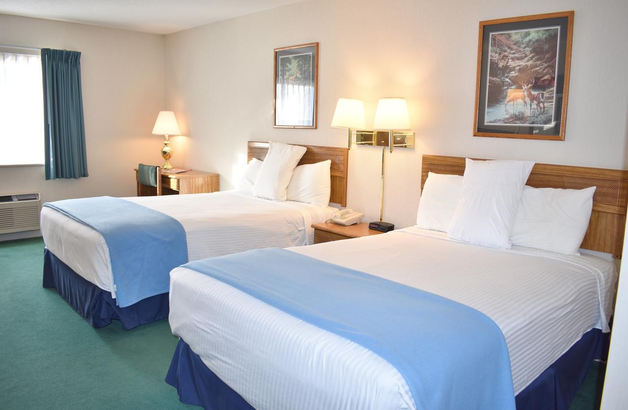 Americas Best Value Inn & Suites - Tahquamenon Country Newberry Екстер'єр фото